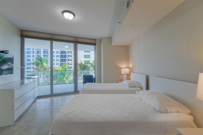 Building Photo - 3101 S Ocean Dr