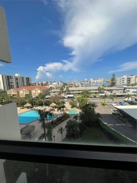 Building Photo - 400 Island Way