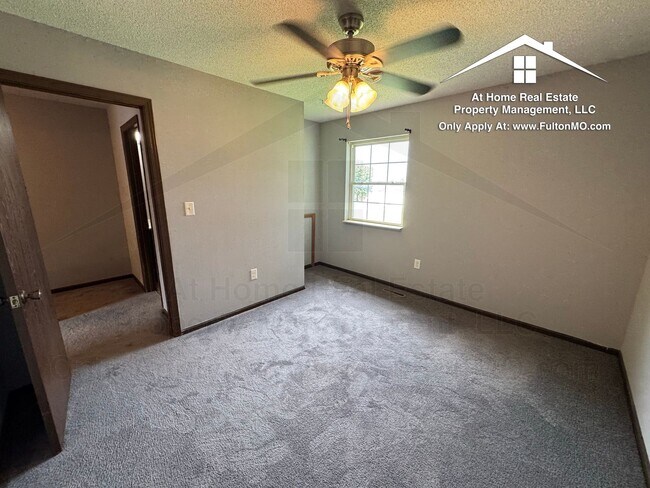 Building Photo - 533 Collier Ln