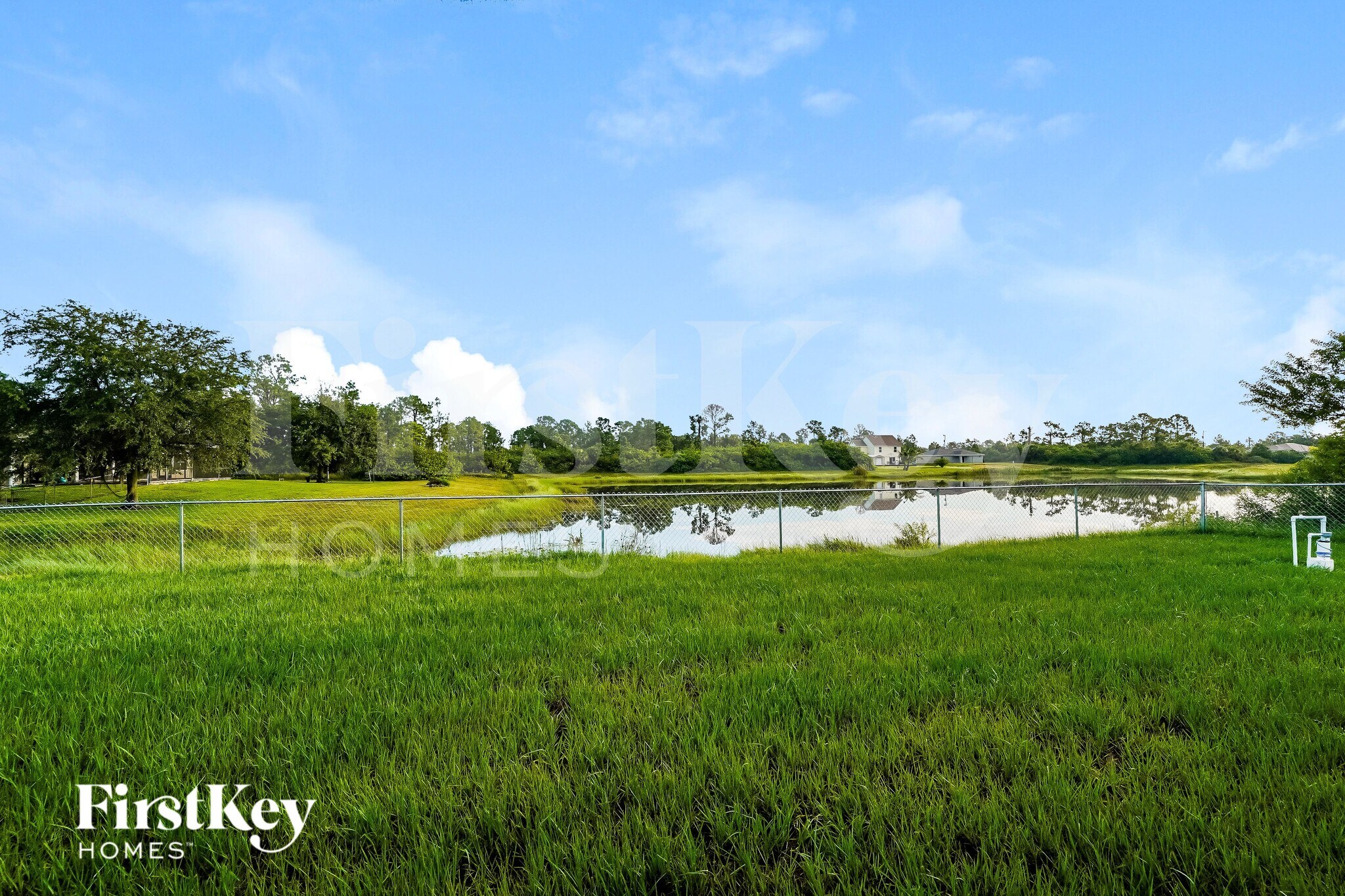 Building Photo - 741 Chestnut St E