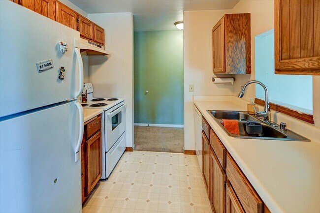 Building Photo - 2850 Cimarron Trail