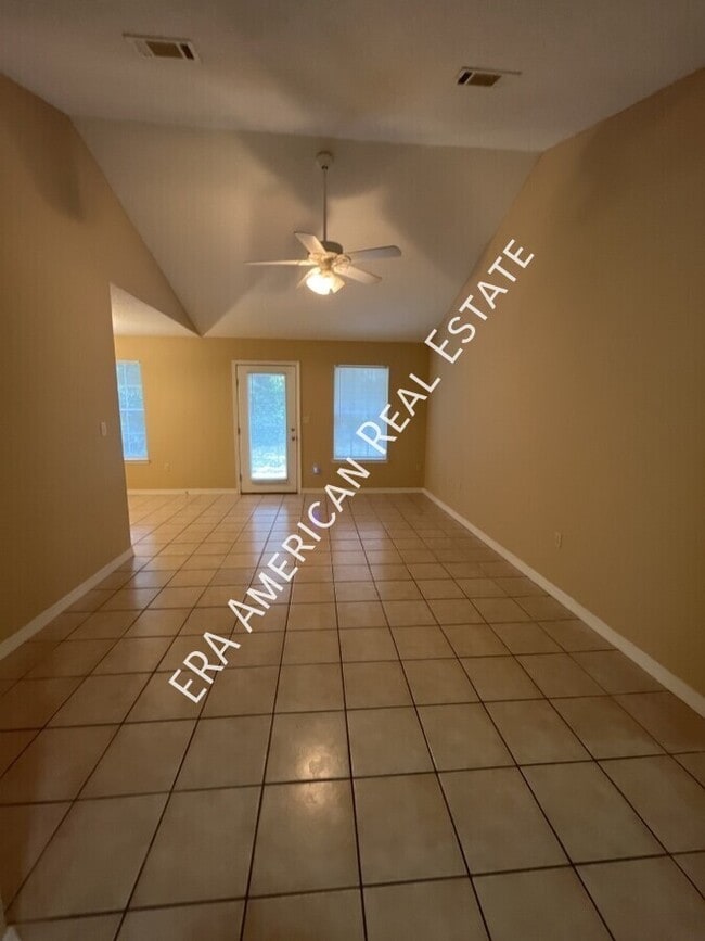 Building Photo - 2455 Starmount Dr