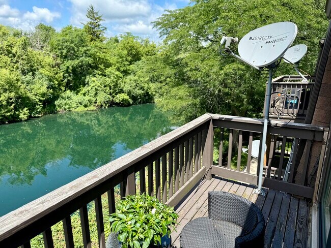 Building Photo - 835 Waterview Cir