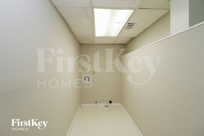 Building Photo - 388 Fire Fly Dr