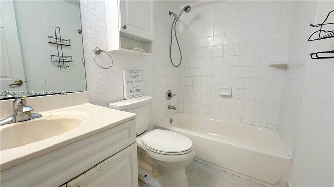 Building Photo - 2501 S Ocean Dr