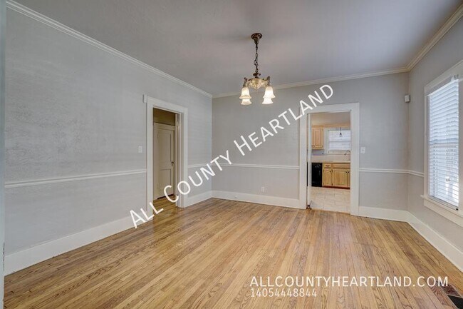 Building Photo - 801 North Blvd