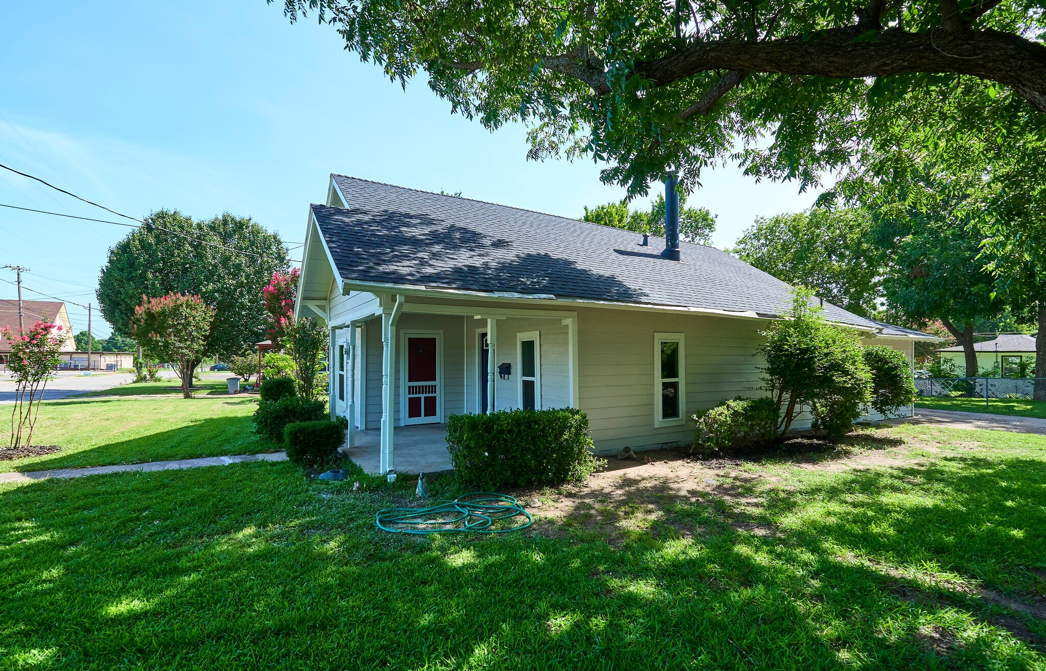 Building Photo - 401 S Ebrite St