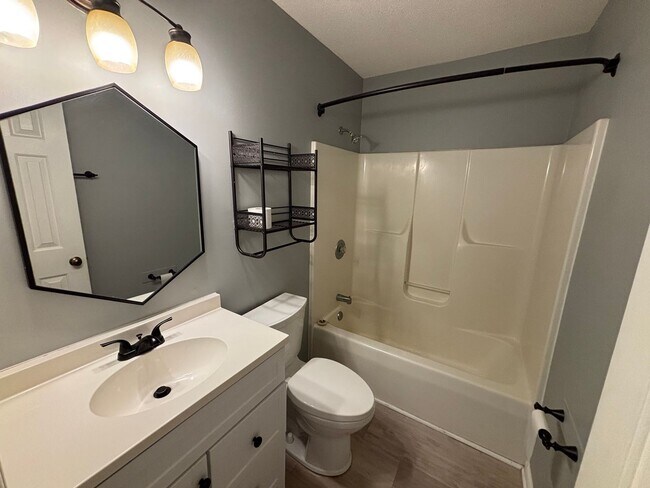Building Photo - 5405 Beretta Way