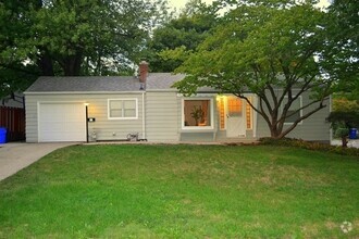 Building Photo - Adorable 2 bedroom