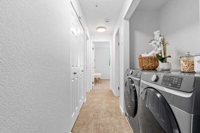 Building Photo - 19230 Forest Park Dr NE