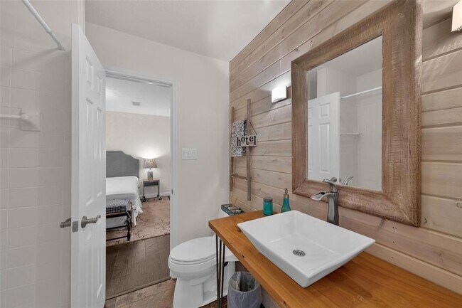 Building Photo - 4404 Travis Country Cir