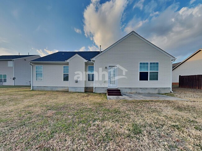 Building Photo - 2217 Magnolia Ct