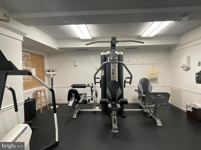 Building Photo - 3001 Veazey Terrace NW