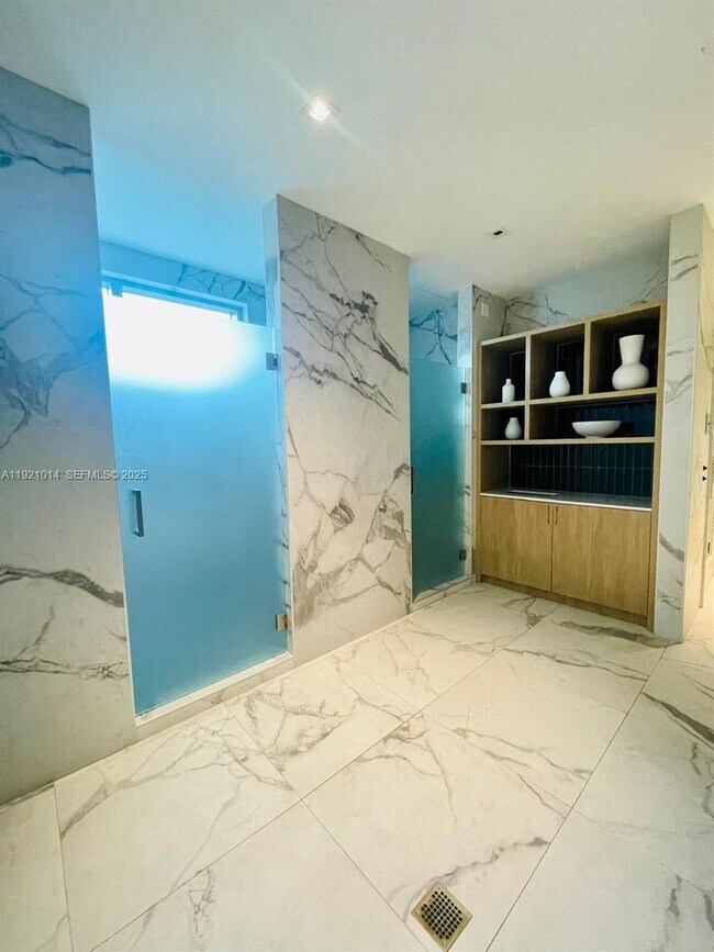 Building Photo - 90 SW 3rd St