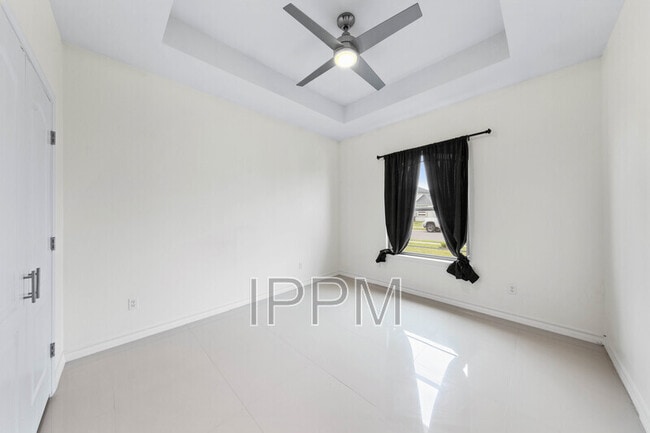 Building Photo - 7288 Rain Forest Dr