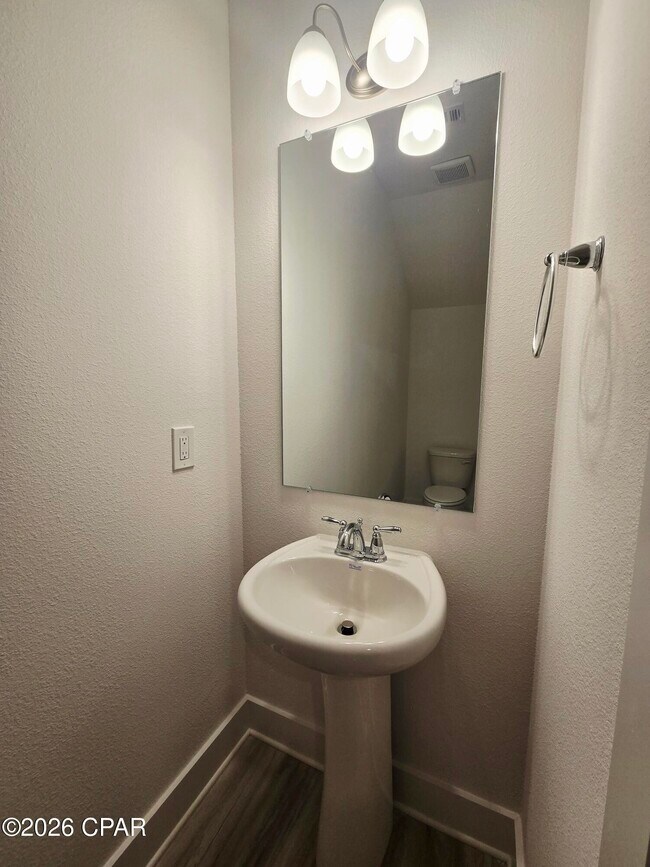 Building Photo - 396 Salt Creek Lane