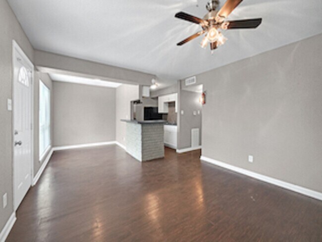 Building Photo - 3031 Sumpter St