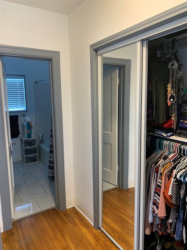 Building Photo - 1546 Lombardy St