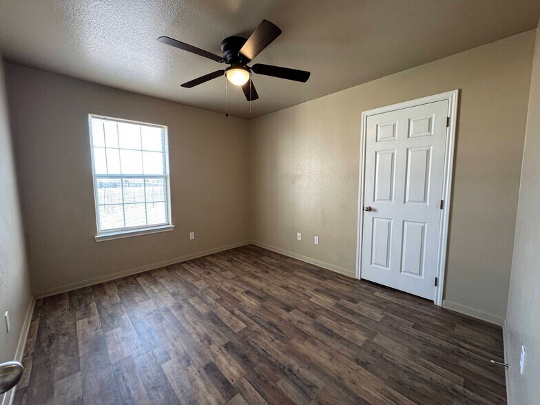 Building Photo - 3304 Kbs Ct