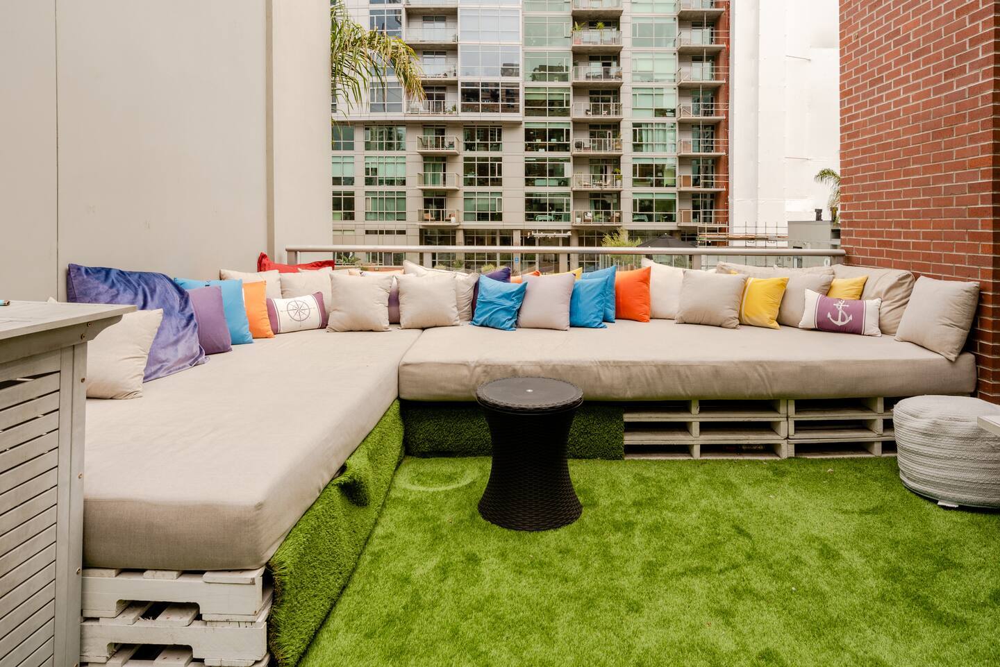 Building Photo - 800 The Mark Ln