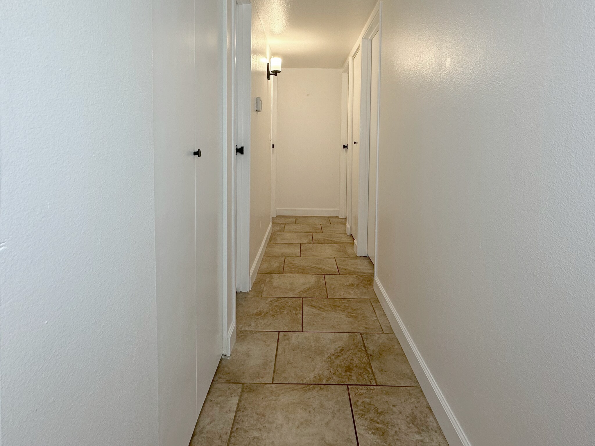 Building Photo - 8555 Fairmount Dr