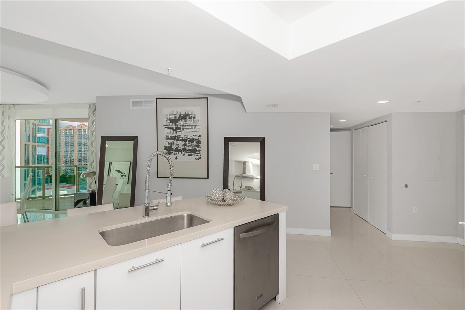 Building Photo - 200 Sunny Isles Blvd