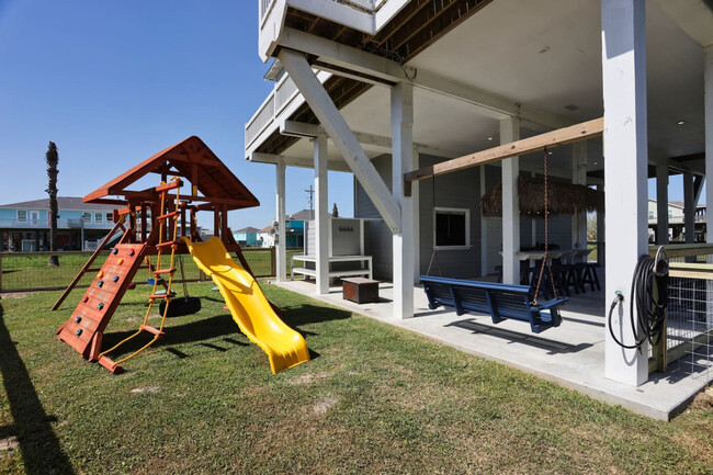 Building Photo - 927 Palm Ridge Dr