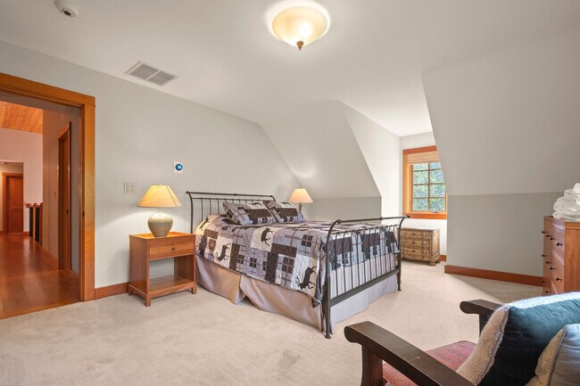 Building Photo - 28 Yellow Birch Cir