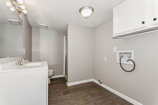 Building Photo - Coming Soon! WEST Side Duplex for rent! Spacious 3 bed/2 bath duplex for rent