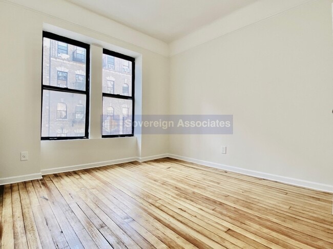Building Photo - 209 W 108th St