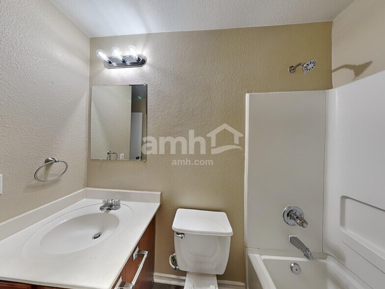 Building Photo - 13209 Thome Valley Dr