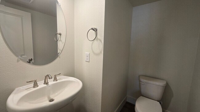 Building Photo - 5854 Altitude St