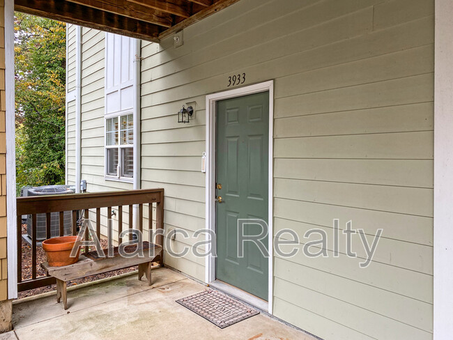 Building Photo - 3933 Arbor Ln