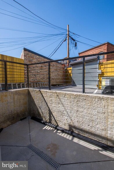 terrace - 1344 Maryland Ave NE