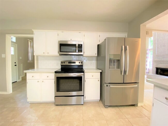 Building Photo - 12303 Longfellow Dr