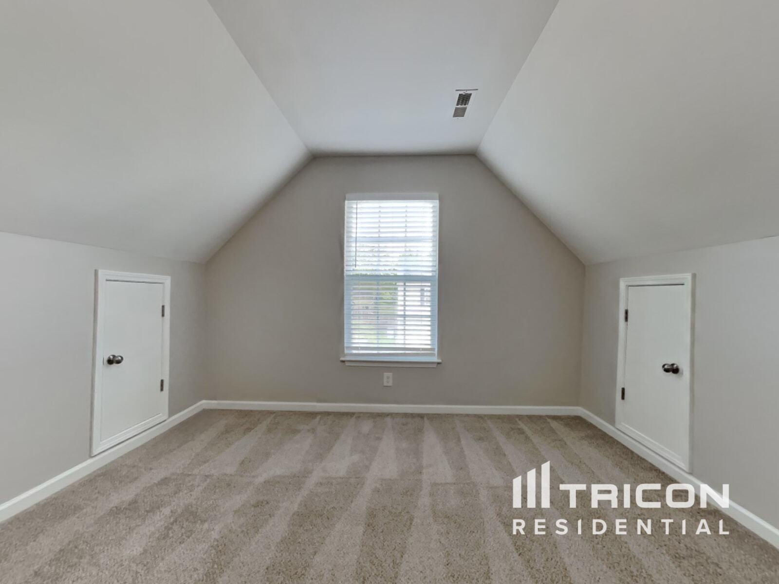 Building Photo - 827 Peachtree Meadows Cir