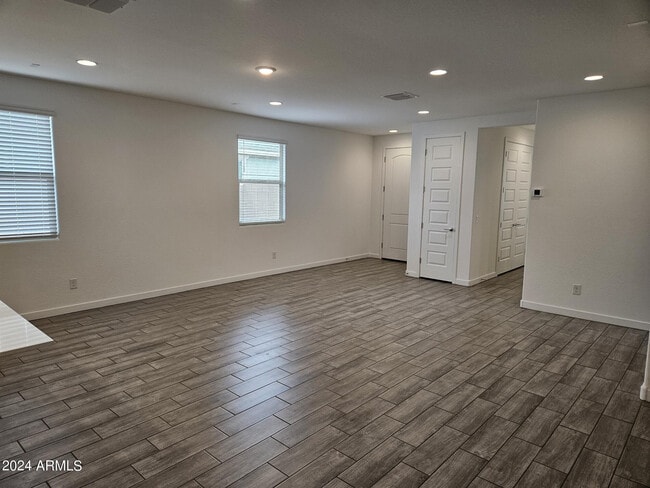 Building Photo - 4150 E Sagebrush St