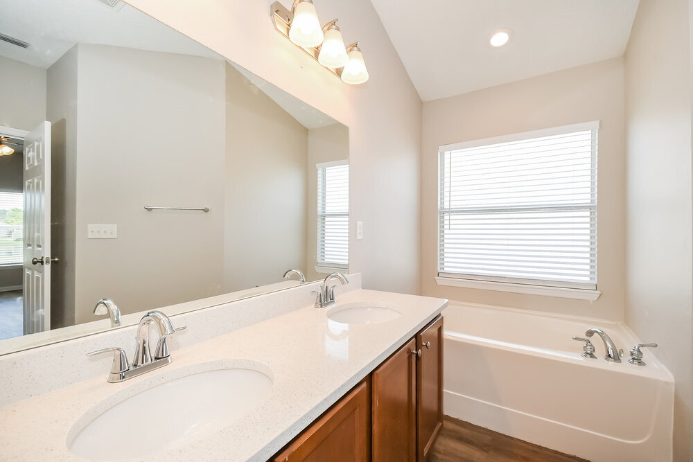 Building Photo - 9287 Hawkeye Dr