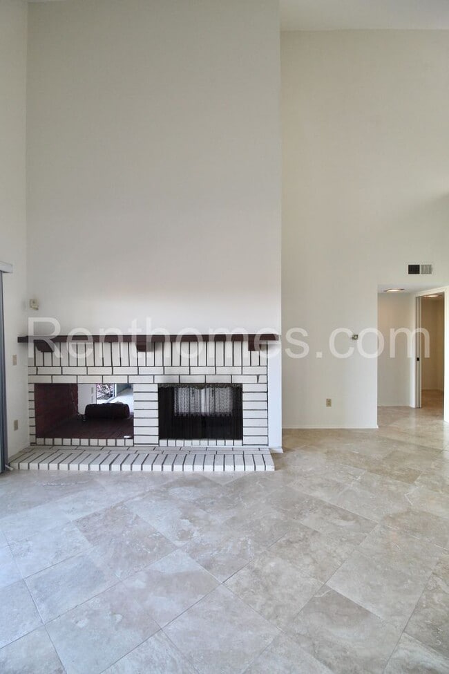 Building Photo - 10258 Grayfox Dr