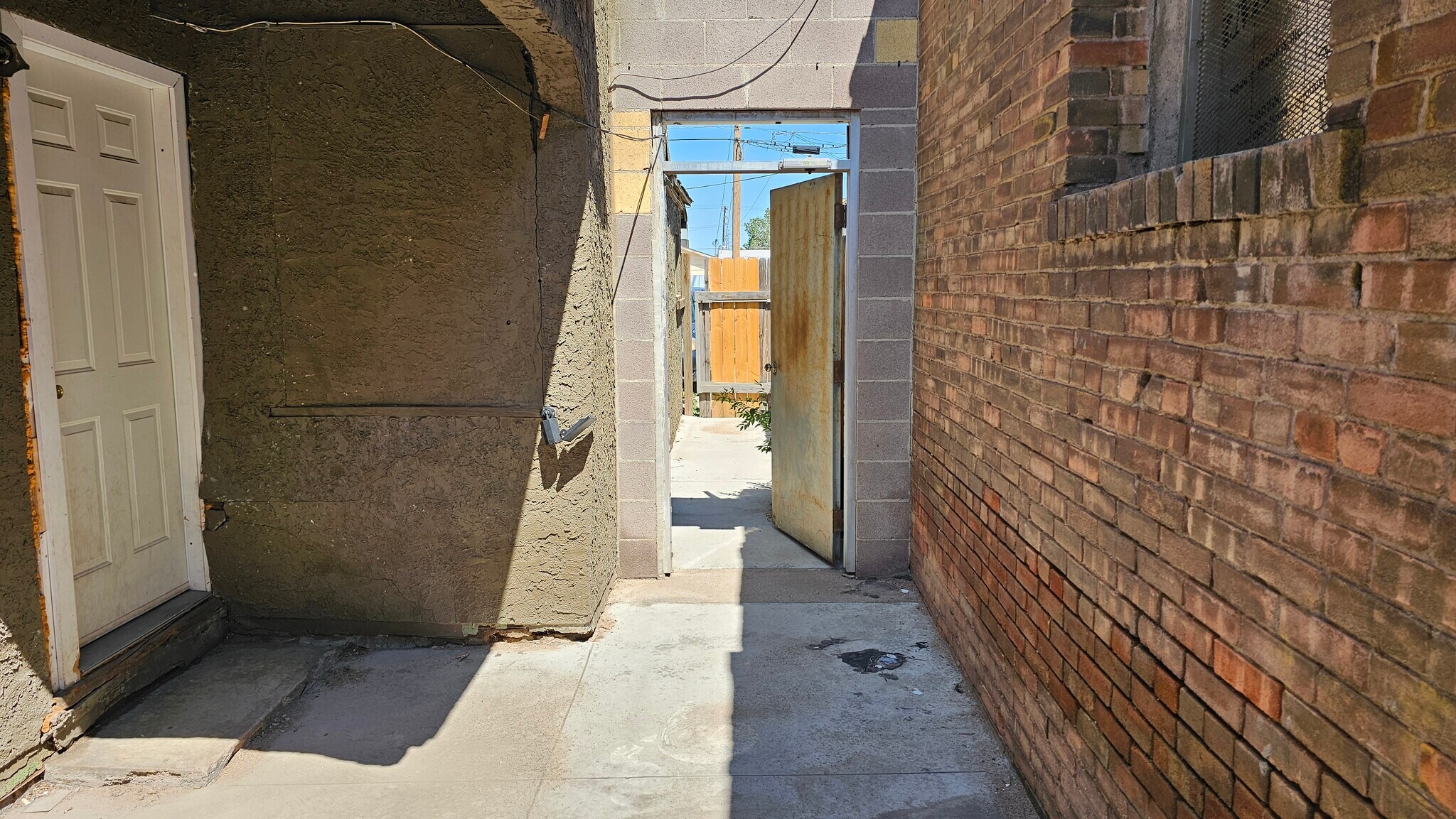 Building Photo - 1314 E Evans Ave