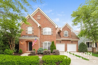 Building Photo - 3009 Kingston Cir N