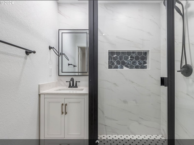 master bath - 3805 E 11th St