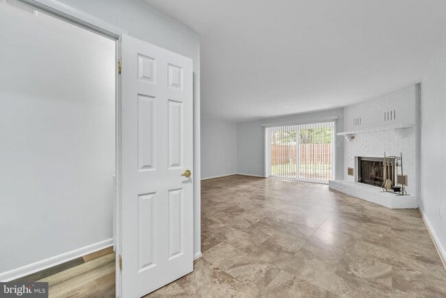 Building Photo - 64 Pickersgill Square