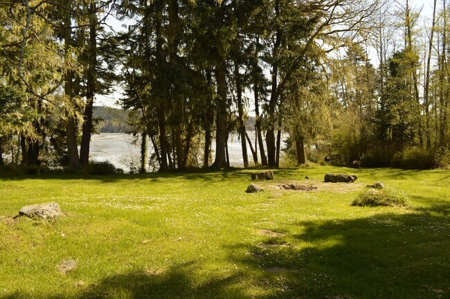 Building Photo - Furnished Home on False Bay