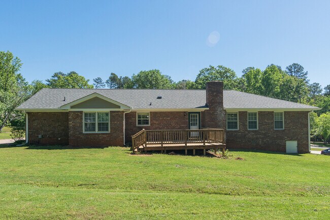 Building Photo - 1321 Crooked Creek Rd