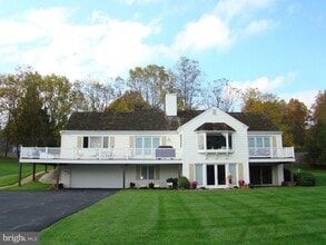 Building Photo - 1065 Lyme Ct