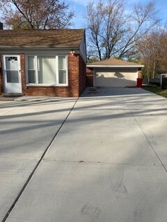 Primary Photo - 28081 Pierce St
