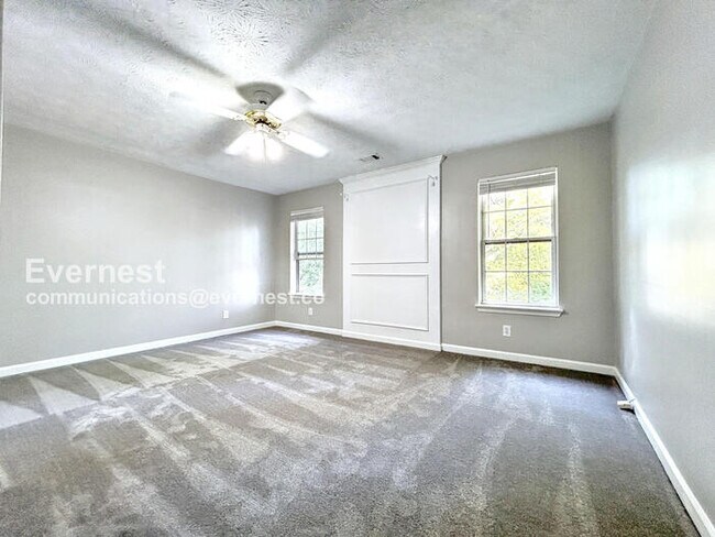 Building Photo - 4350 Sentinel Pl
