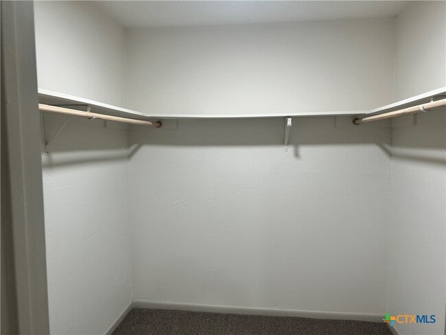 Building Photo - 110 Dolphin Dr