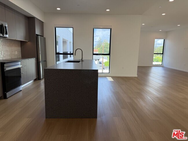 Building Photo - 5119 Colfax Ave